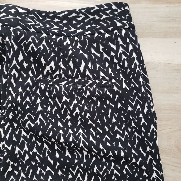 Express Geometric Printed Straight Leg Ankle Trouser Pants Black & White Size 2R - Picture 10 of 11